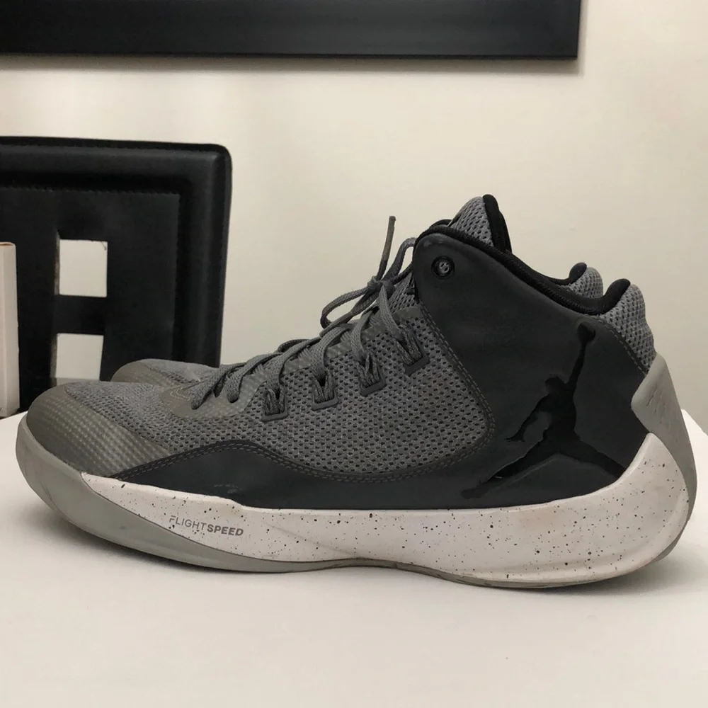NIKE AIR JORDAN RISING HIGH 2 WOLF GREY/BLACK SNEAKERS MENS SIZE 11